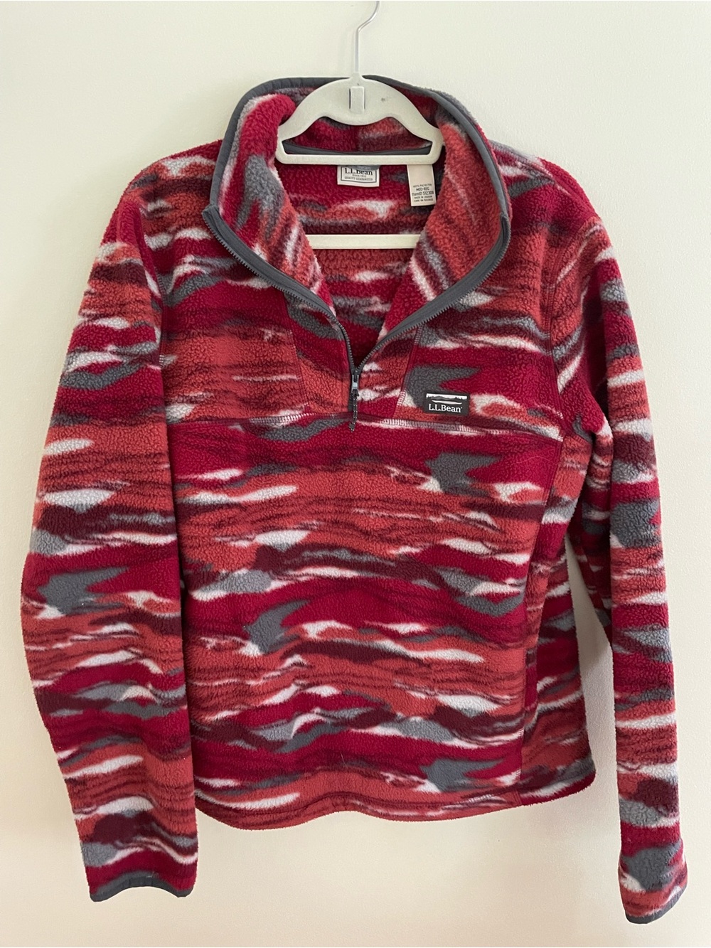 L.L. Bean Women’s Red Patterned Fleece Pullover Sweater Medium